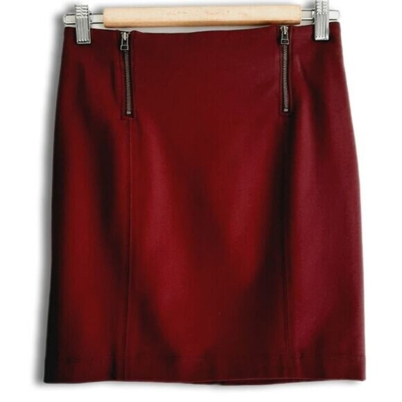 Aritzia SUNDAY BEST Mini Skirt Exposed Zip Burgundy Red Sz 6 - Picture 1 of 6